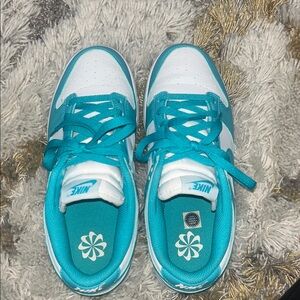 Nike Kids Sneakers in White and Teal